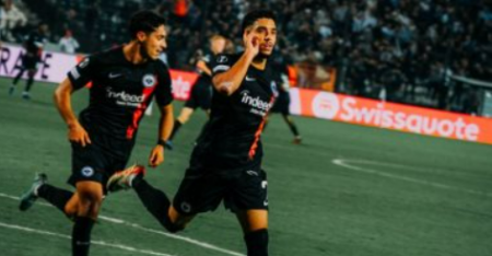 إينتراخت فرانكفورت يتلقى هزيمة قاتلة من باوك سالونيكا في دوري المؤتمر الأوروبي